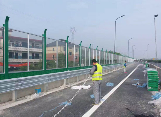 聲屏障在道路隔音中的應用